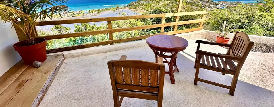 Mer et Sel Suite bedroom on Union Island