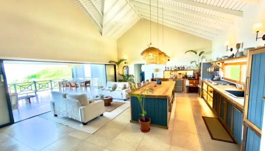 Kitchen and living area at Mer et Sel Luxury Villa on Union Island