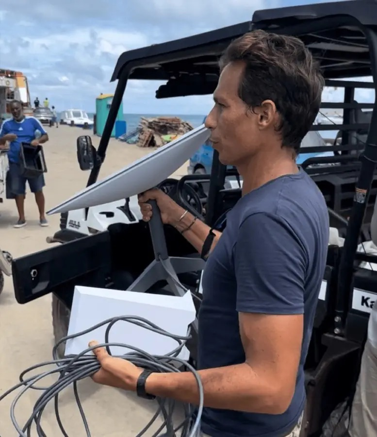 Solar and Starlink support on Union Island after Hurricane Beryl